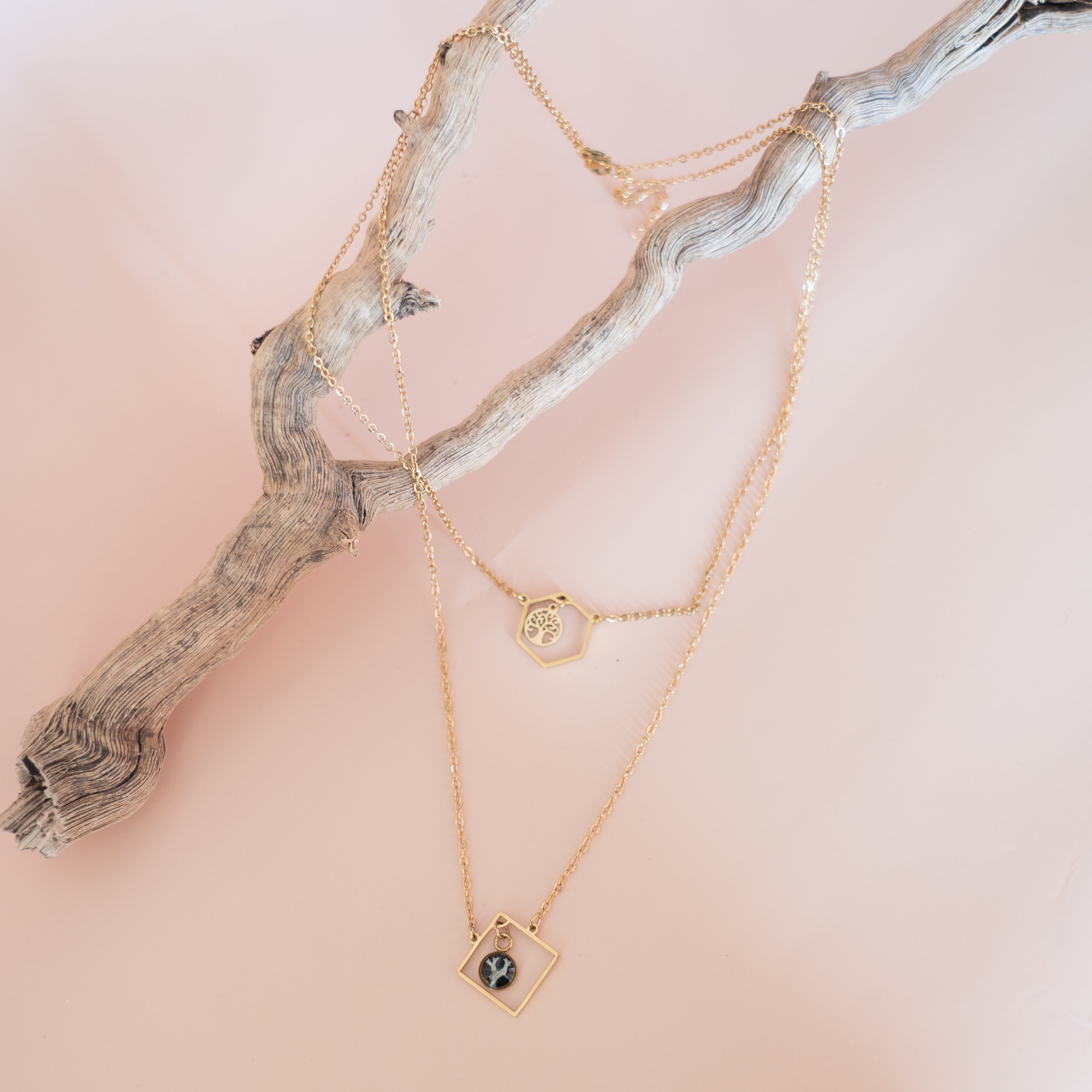 GOLDEN MELIAE NECKLACES