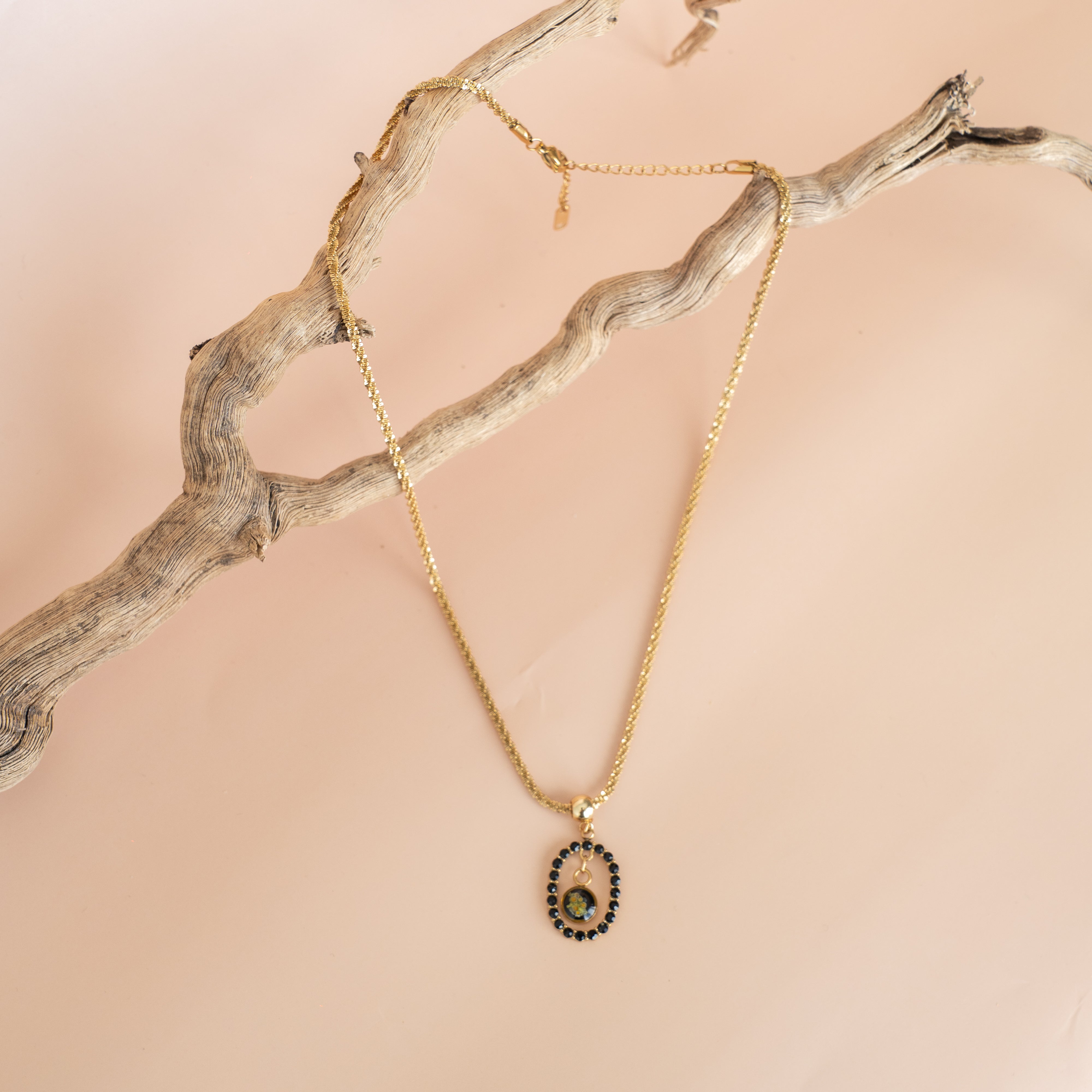 GOLDENE EOS-HALSKETTEN