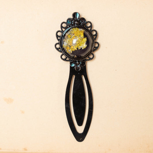 BLACK BOOKMARKS