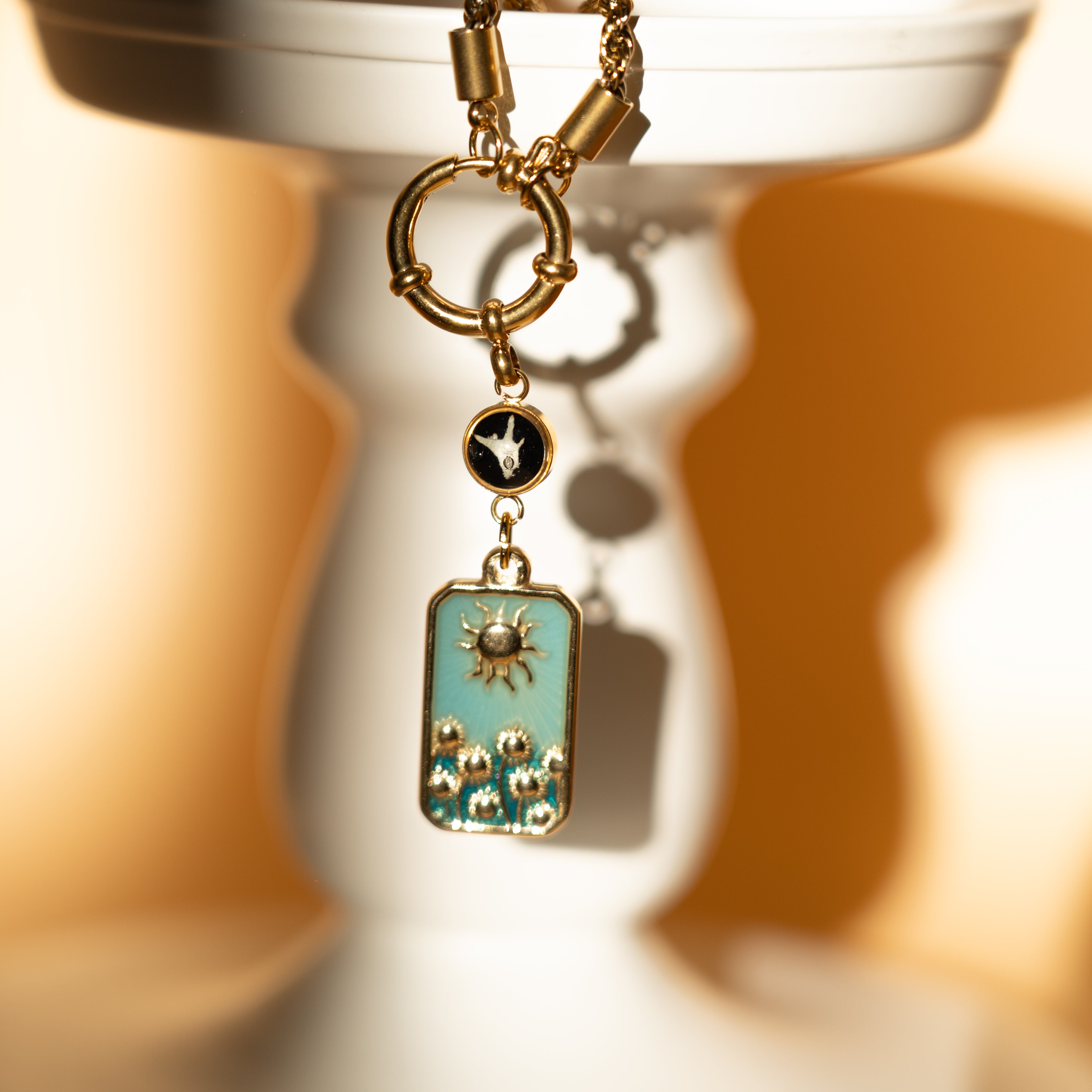 GOLDEN FRIDA NECKLACES