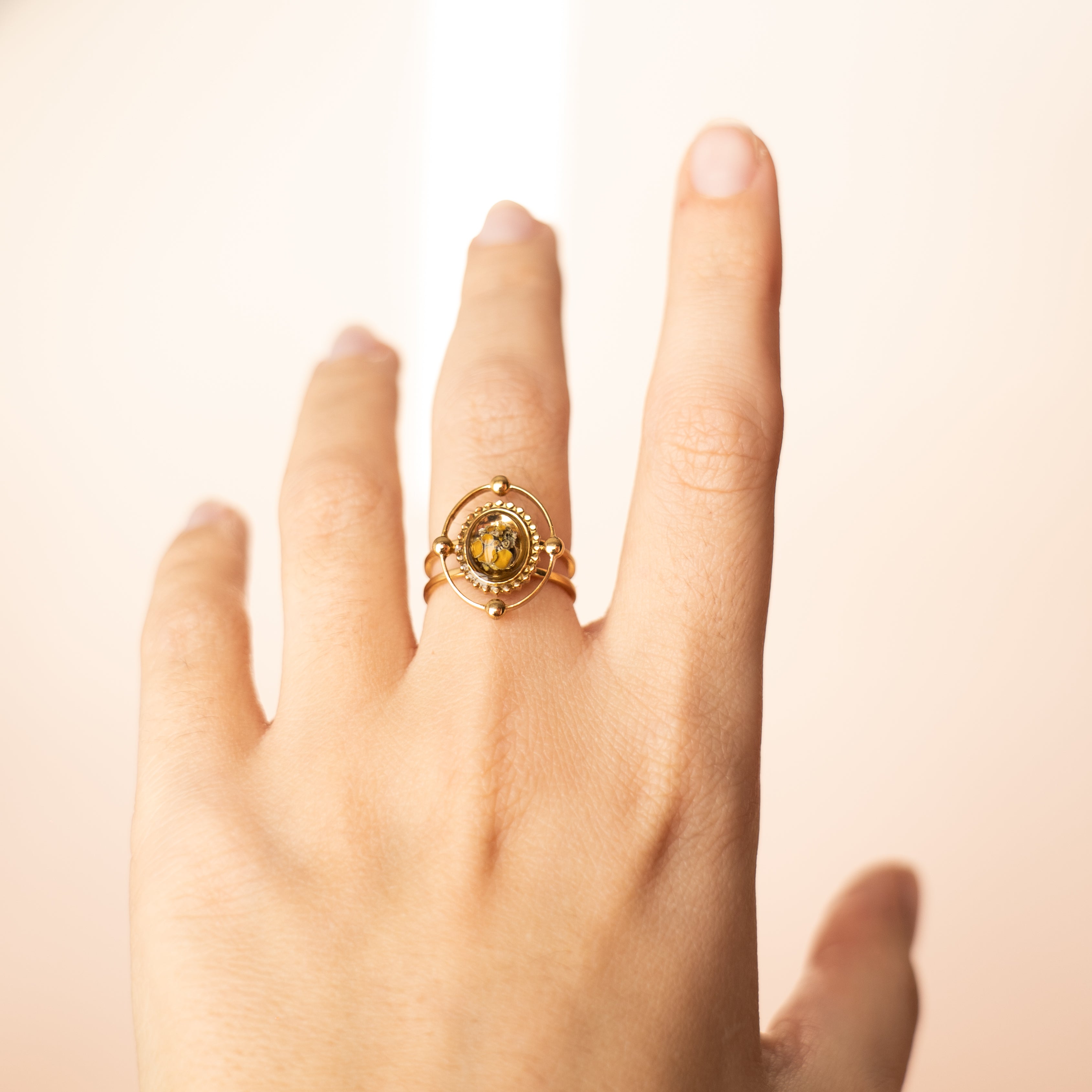 OVAL SPIRAL SET WITH MUSKY AGATE